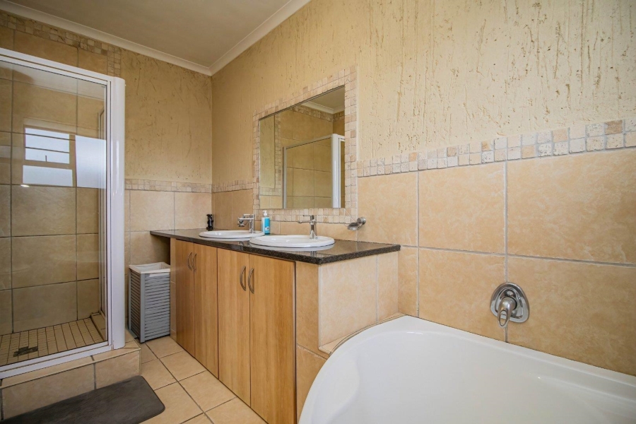 4 Bedroom Property for Sale in Island View Western Cape